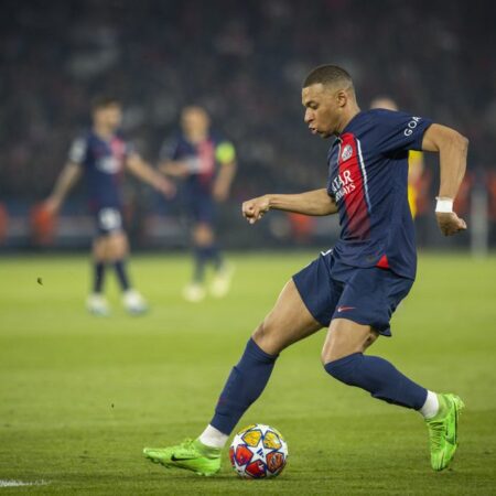 Oficial: Mbappé anuncia saída do PSG