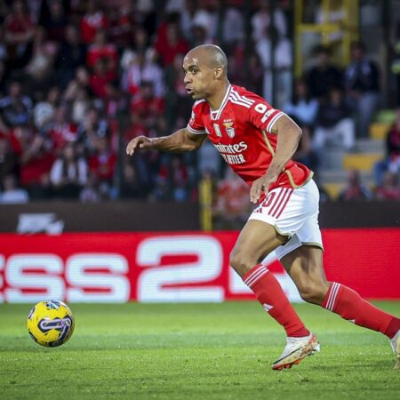 João Mário admite sair