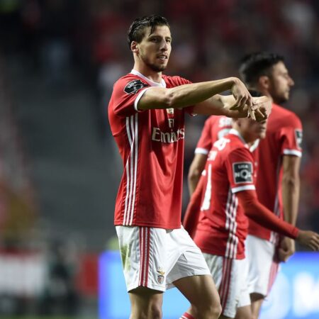 «Regresso ao Benfica? Essas promessas nunca correm bem»