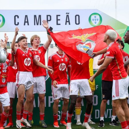 Benfica conquista bicampeonato juvenil com vitória sobre o FC Porto