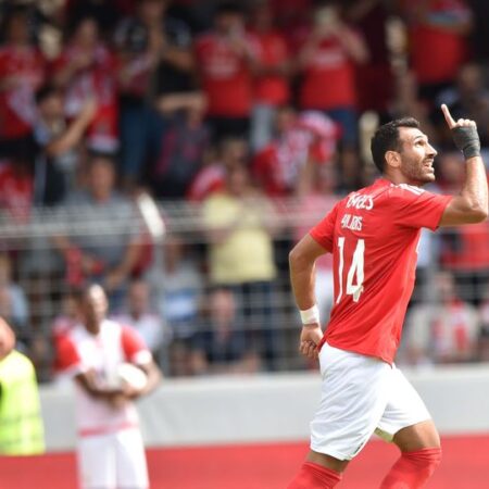 Benfica-Almería, 3-1: Estará na altura de saber como se diz caso sério em grego?