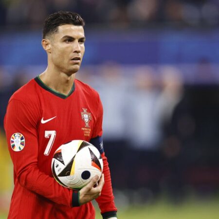 Pela primeira vez na carreira, Ronaldo termina uma fase final sem marcar