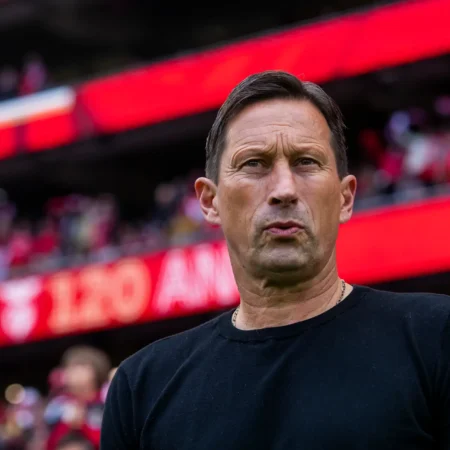 Roger Schmidt Defende Escolhas no Benfica-Casa Pia: «Sei um Bocadinho sobre Futebol»