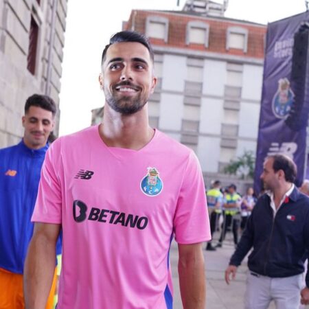 Diogo Costa revela experiência com o Benfica: “Não queria ir, mas gostei da exigência”