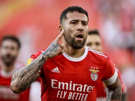 Otamendi reage à derrota do Benfica com ‘bicada’ ao árbitro