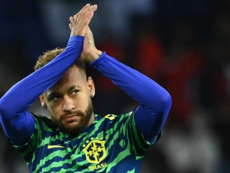 Santos confirma data para o regresso de Neymar ao Brasil