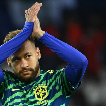 Santos confirma data para o regresso de Neymar ao Brasil