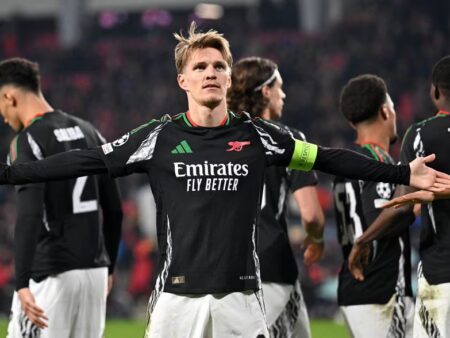 Arsenal humilha PSV Eindhoven com goleada histórica na UEFA Champions League